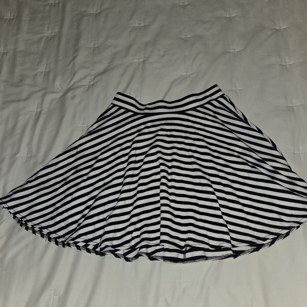 Guess striped skirt